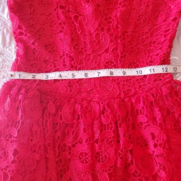 RED PARTY DRESS - Picture 8 of 8